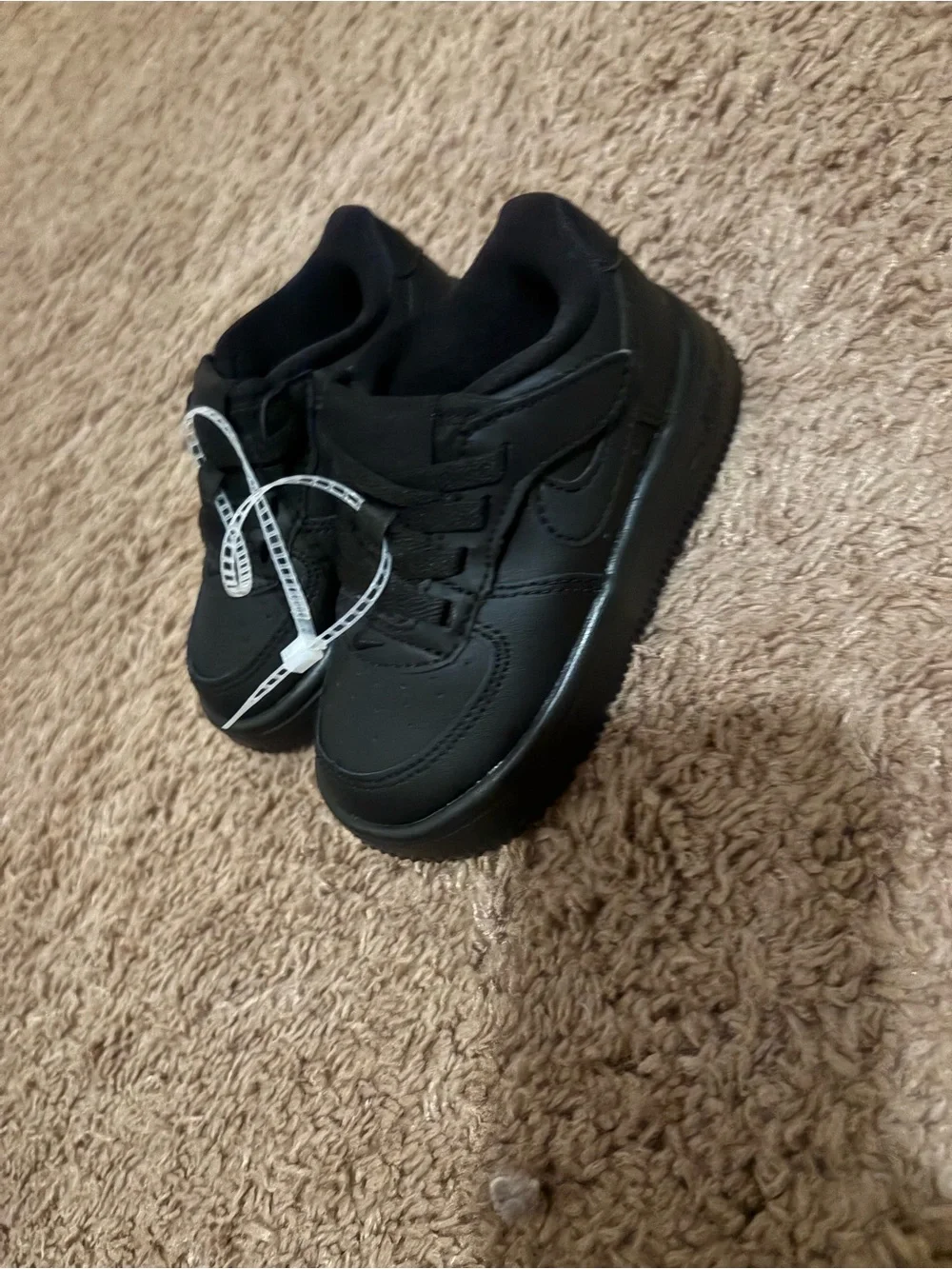 Nike Kids Black Low-Top Casual Sneakers